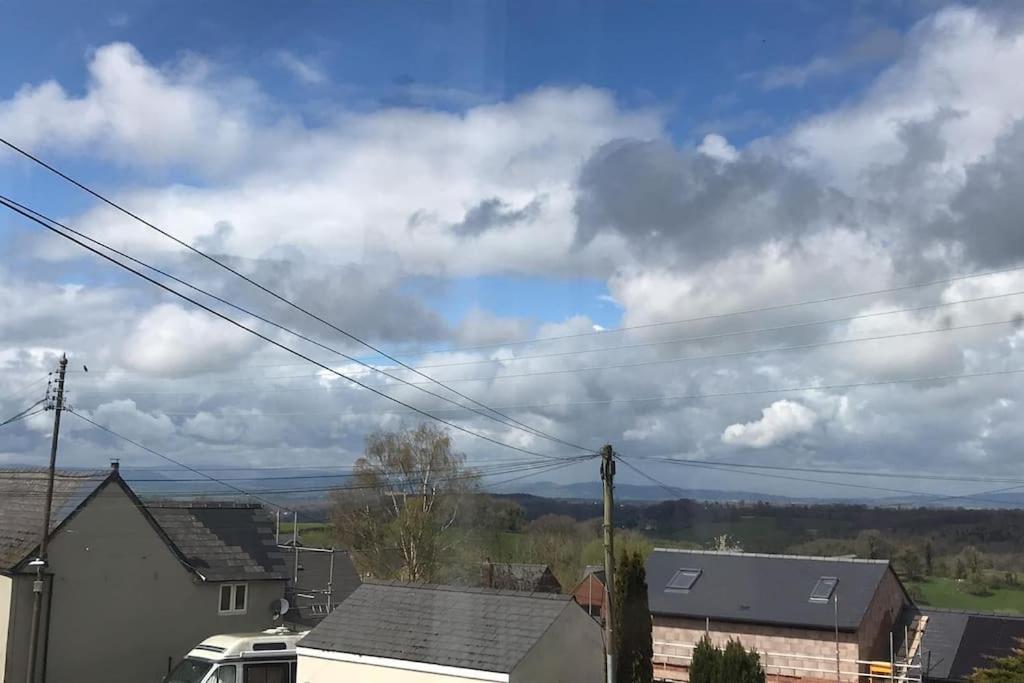 Cheerful Two Bedroom Cottage In The Forest Of Dean Lydbrook Bagian luar foto