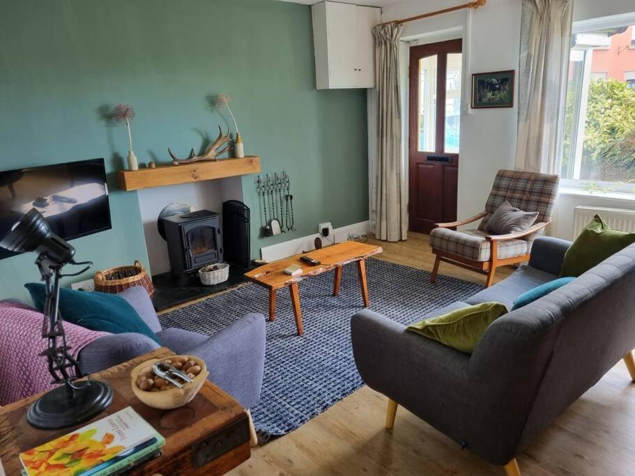 Cheerful Two Bedroom Cottage In The Forest Of Dean Lydbrook Bagian luar foto