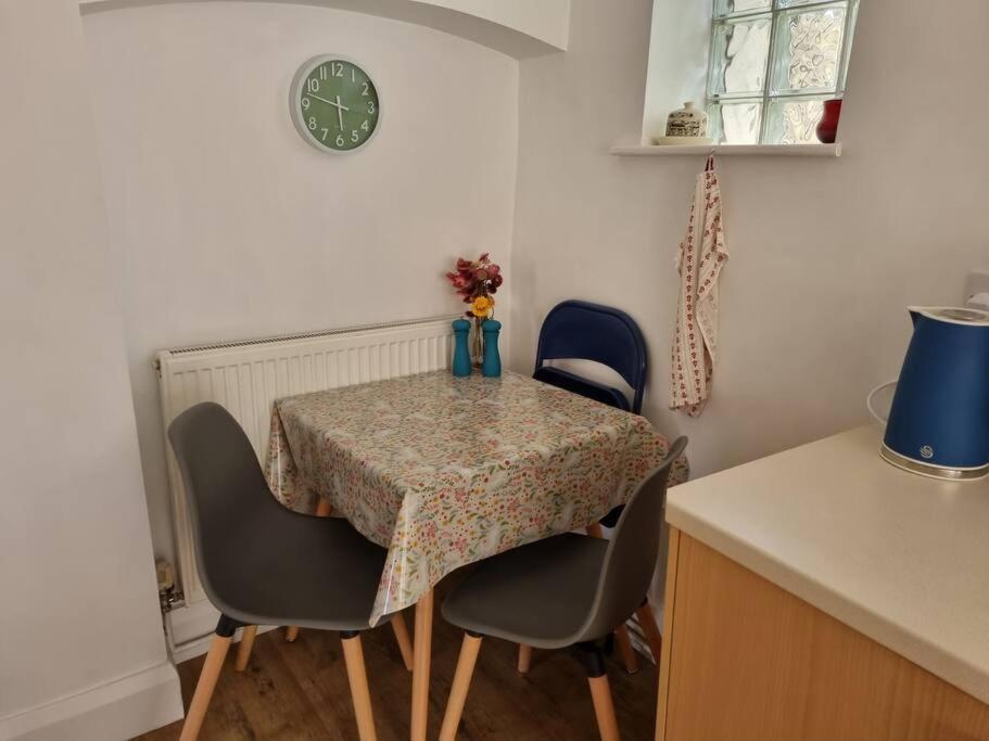Cheerful Two Bedroom Cottage In The Forest Of Dean Lydbrook Bagian luar foto